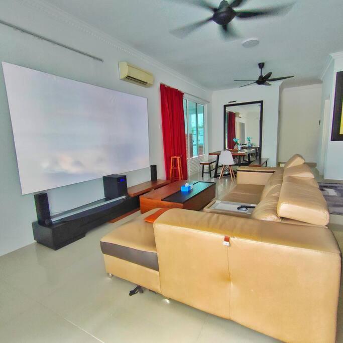 3 Storey Swimming Pool&Projector House Setia Alam Шах-Алам Екстер'єр фото